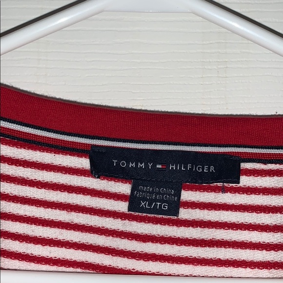 Cropped stripped Tommy top! - Picture 2 of 3